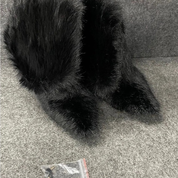 AKIRA Plush Black Heeled Boots - Picture 6 of 9